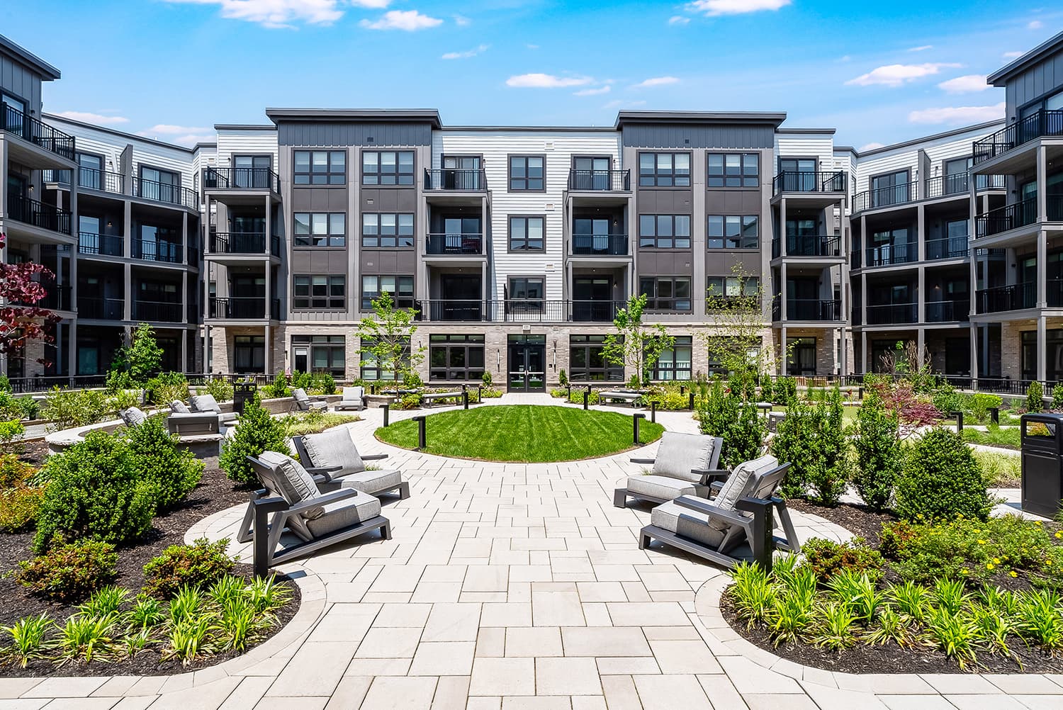 Fair Lawn Courtyard 1.jpg